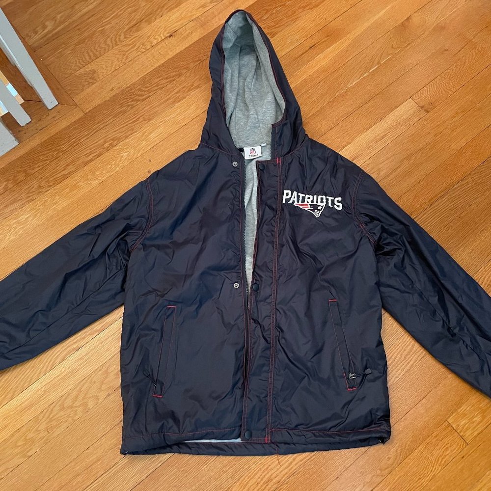 NWOT Patriots NFL Team Apparel Hooded Water Repellent Jacket Mens Size S